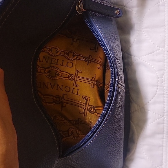 Tignanello Woman's blue leather purse. Beautiful, luxurious, minimal call outs - Picture 2 of 8